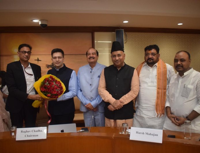 राज्यसभा सांसद हर्ष महाजन ने संसद की याचिका समिति की बैठक में लिया भाग