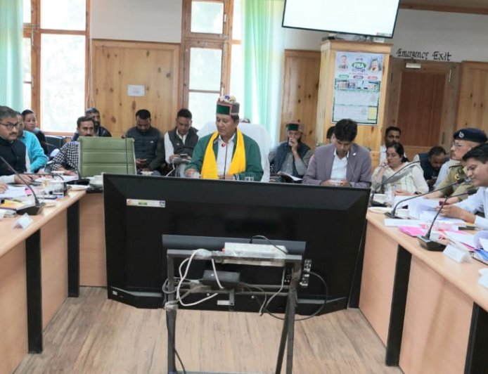 राजस्व मंत्री ने आई0टी0डी0पी0 भवन में जिला स्तरीय जन शिकायत निवारण समिति बैठक की अध्यक्षता की