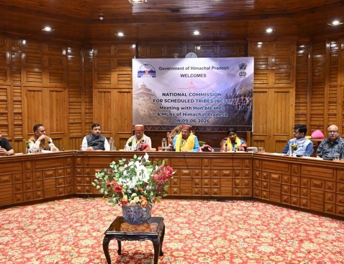 राष्ट्रीय अनुसूचित जनजाति आयोग ने प्रदेश के सांसदों एवं विधायकों के साथ की बैठक*