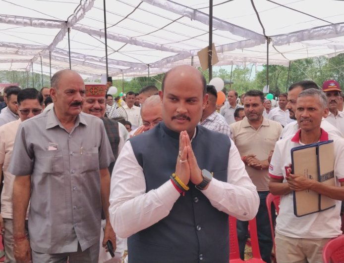 अच्छा काम करने वाले पंचायत जनप्रतिनिधियों को पुरस्कृत करेगी सरकार : यादविंद्र गोमा
