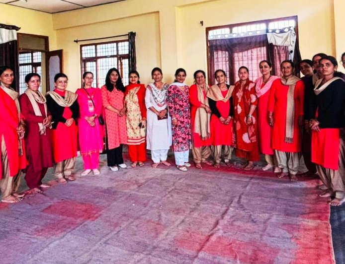 ग्राम संगठन के माध्यम से महिलाएं बन रही स्वावलंबी - ललिता