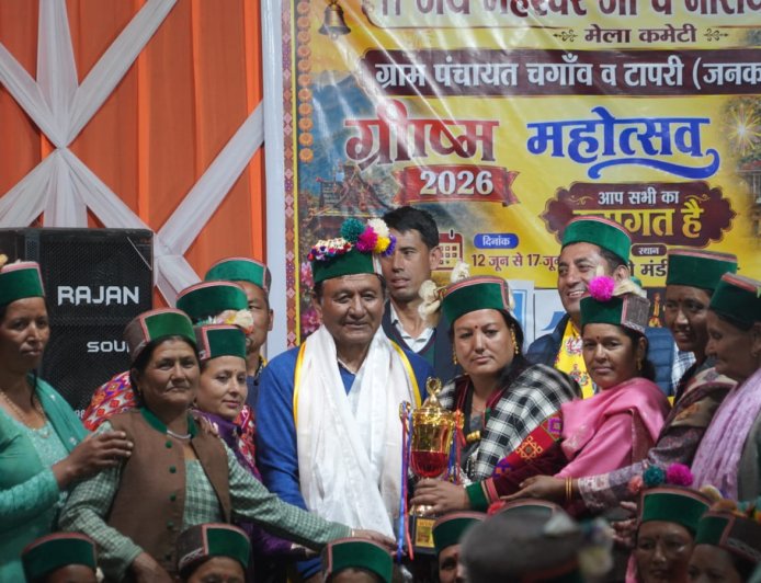 राजस्व मंत्री ने टापरी ग्रीष्मोत्सव के समापन समारोह में की शिरकत