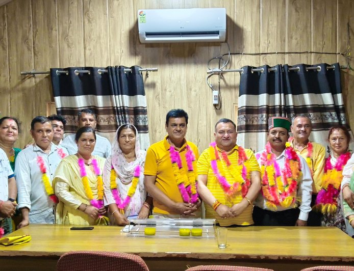ददाहू ब्लॉक समिति पर कांग्रेस का कब्जा, क्षमा नन्द शर्मा अध्यक्ष और रक्षा नेगी बनी उपाध्यक्ष