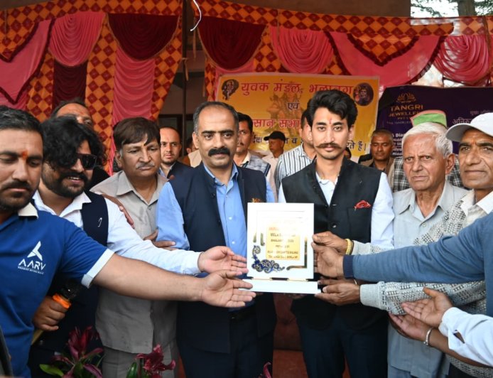 अनिरुद्ध सिंह ने भलावग में आयोजित सिद्ध बाबा मेले में मुख्यातिथि के रूप में की शिरकत