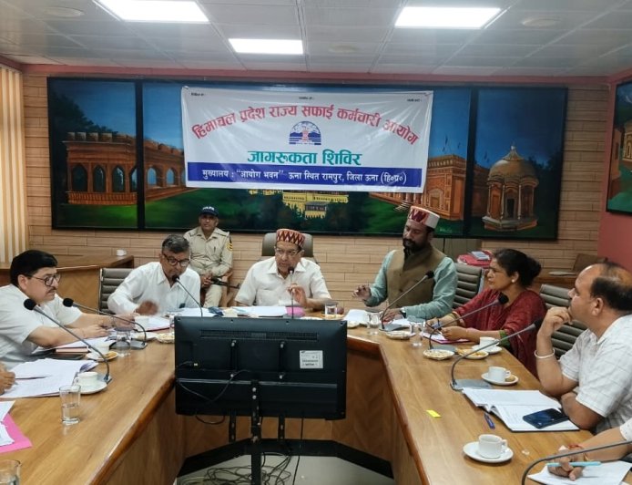सफाई कर्मचारियों को सभी आवश्यक सुविधाएं सुनिश्चित करें : कुलदीप कुमार