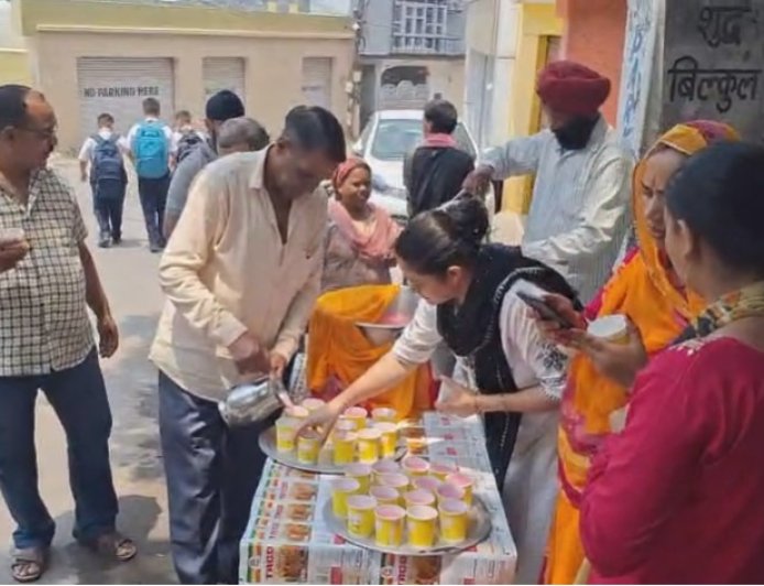ऐतिहासिक नाहन शहर में  निर्जला एकादशी पर विभिन्न स्थानों पर लगाई गई छबील