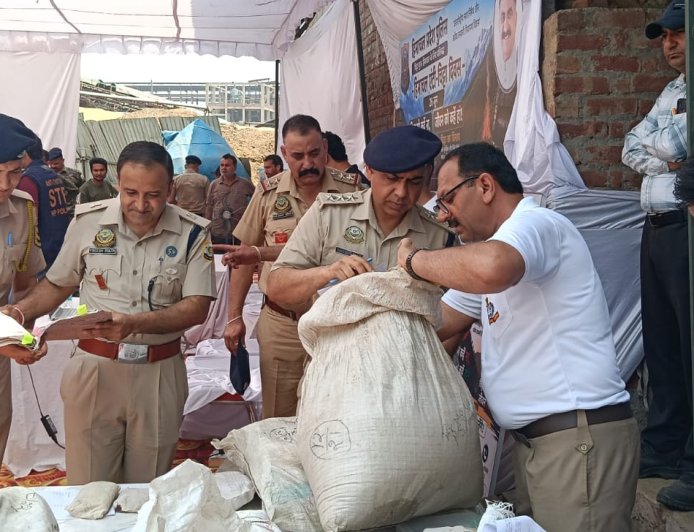 अंतरराष्ट्रीय नशा निषेध दिवस पर सिरमौर पुलिस की बड़ी कार्रवाई, 54.26 लाख रुपये के मादक पदार्थ किए नष्ट