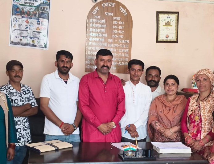 पंचायत प्रधान अनिल शर्मा ने पंचायत वार्ड सदस्यों को दिलाई शपथ