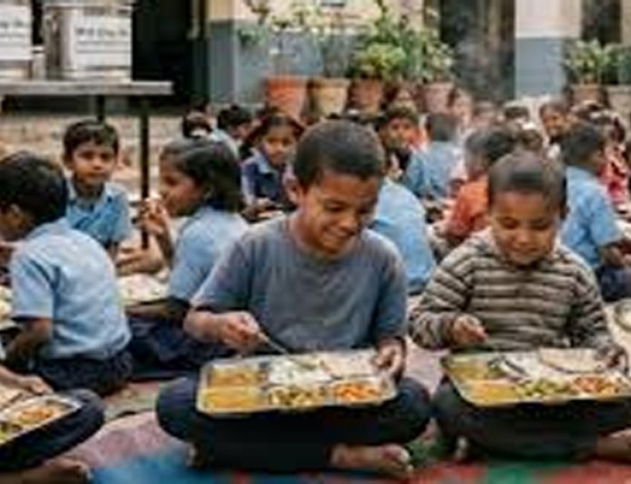 अब स्कूलों में परोसा जाएगा अतिथि भोज, जन्मदिन और शादी की खुशियां बच्चों के साथ मनाएंगे लोग