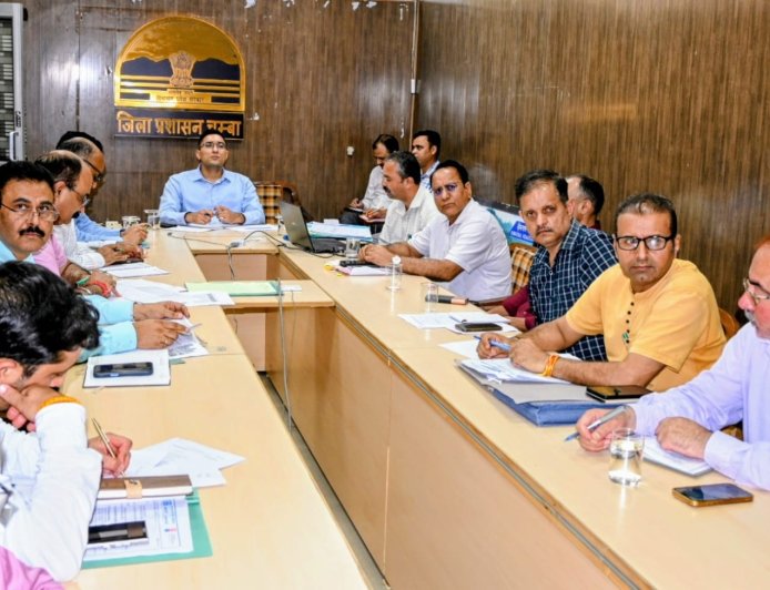 उपायुक्त ने आकांक्षी जिला कार्यक्रम के तहत प्रगति की समीक्षा की