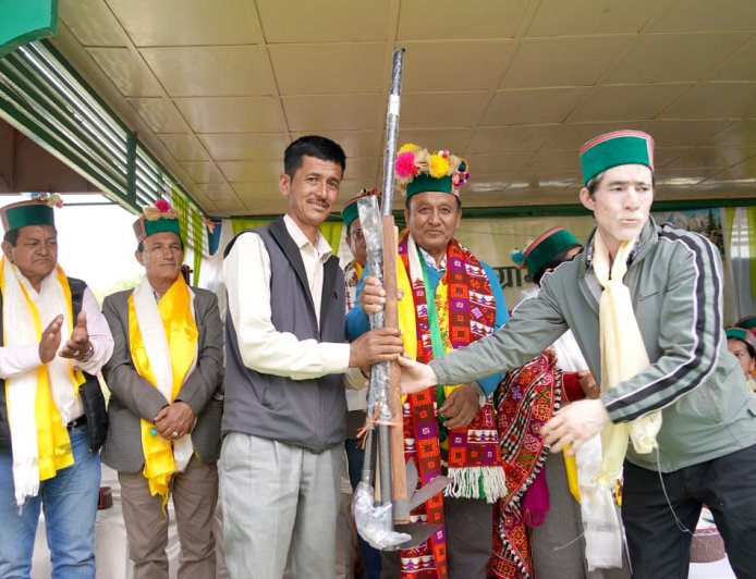 राजस्व मंत्री ने कल्पा पंचायत घर में नवनिर्वाचित पंचायत प्रतिनिधियों के साथ किए अनुभव साझा