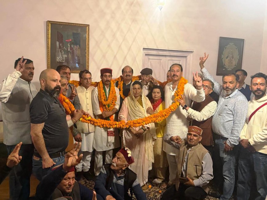 जिप में प्रचंड जीत होने पर जुन्गा के राजमहल में भव्य जश्न आयोजित