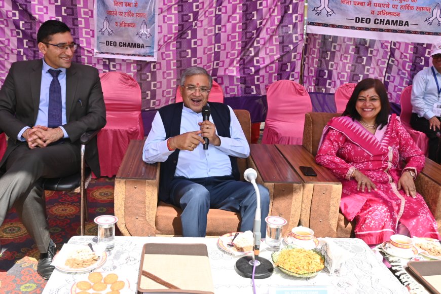 खजियार में बूथ लैवल अधिकारियों, बीएलओ पर्यवेक्षकों तथा मतदाताओं से की वार्ता