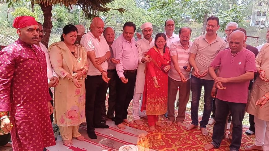 प्रधानमंत्री की दीर्घायु के लिए नाहन में विशेष पूजन का आयोजन, बड़ी संख्या में पूजन में लोगों ने लिया हिस्सा,