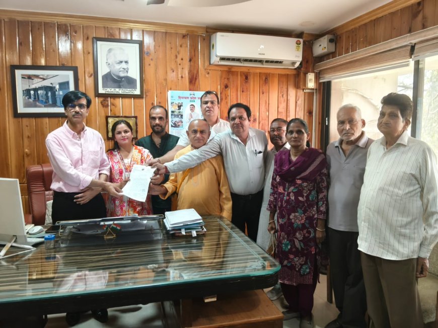 वार्ड नंबर 5 में पेयजल संकट को लेकर प्रतिनिधिमंडल ने अधिशासी अभियंता को सौंपा ज्ञापन