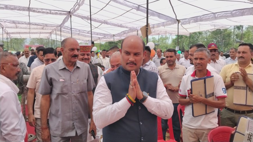 अच्छा काम करने वाले पंचायत जनप्रतिनिधियों को पुरस्कृत करेगी सरकार : यादविंद्र गोमा