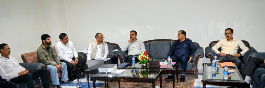 विधानसभा अध्यक्ष ने विकासात्मक परियोजनाओं के तहत प्रगति की समीक्षा की