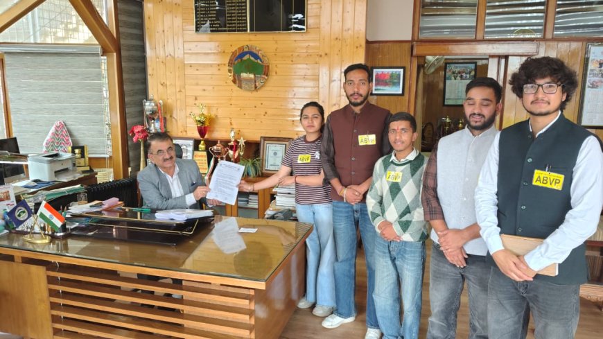 ABVP ने वीसी का पुतला जलाकर दिया प्रशासन को कड़ा संदेश, फीस वृद्धि, बस सुविधा, छात्र संघ चुनाव सहित अनेक मांगों को लेकर प्रदर्शन