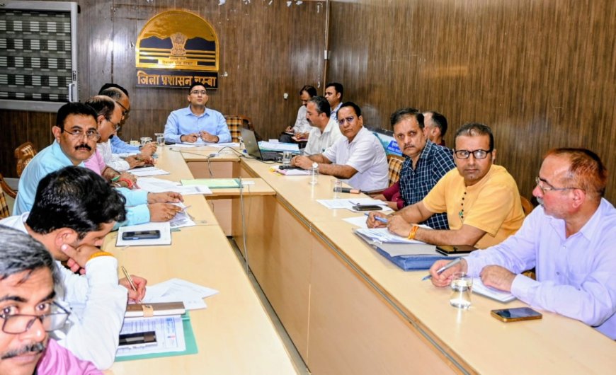उपायुक्त ने आकांक्षी जिला कार्यक्रम के तहत प्रगति की समीक्षा की