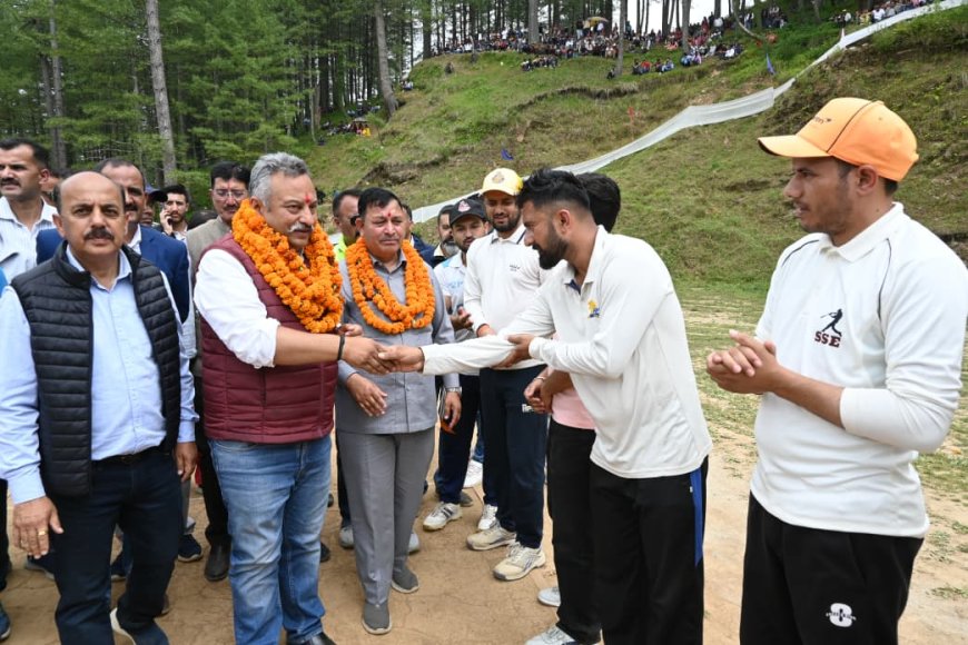 युवाओं के चरित्र निर्माण में खेलों की अहम भूमिका - रोहित ठाकुर