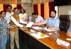 मंडी जिला परिषद अध्यक्ष एवं उपाध्यक्ष का निर्वाचन संपन्न, उपायुक्त ने दिलाई शपथ