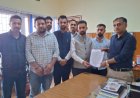 सेब सीजन से पहले सड़कें दुरुस्त करे प्रशासन, पिछली बार की लापरवाही दोहराई गई तो बागवानों को होगा भारी नुकसान : अतुल शर्मा