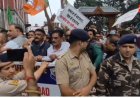 शिमला में कांग्रेस-भाजपा आमने-सामने, 1 घंटे तक चली नारेबाजी