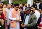 ग्राउंड जीरो पर MLA सुधीर शर्मा, बोह पहुंच बेघर परिवारों को दी 25-25 हजार की फौरी राहत