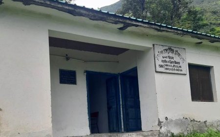 चतुर्थ श्रेणी कर्मचारी के भरोसे चल रही पीरन आयुर्वेदिक डिस्पेंसरी, ग्रामीणों ने रिक्त पद भरने की उठाई मांग