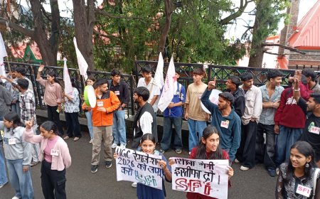 आज एसएफआई ने NEET पेपर लीक के खिलाफ और धर्मेंद्र प्रधान के इस्तीफे के लिए किया प्रदर्शन