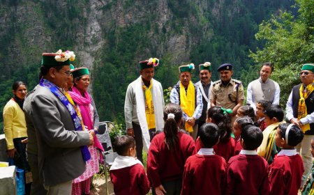 राजस्व मंत्री ने सांगला घाटी की ग्राम पंचायत शौंग का किया दौरा