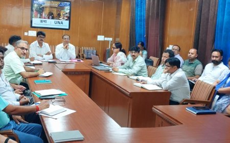 सहायक आयुक्त ने सर्वाइकल कैंसर से बचाव के लिए एचपीवी टीकाकरण अभियान में जनजागरूकता बढ़ाने पर दिया बल