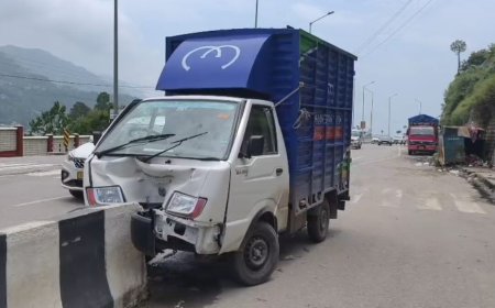 कालका-शिमला हाईवे पर हादसा, रबौण के पास डिवाइडर से टकराया छोटा हाथी, बड़ा हादसा टला