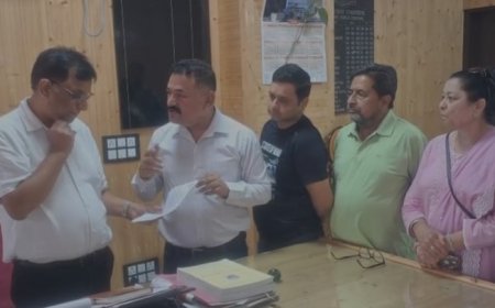 नाहन में बिजली से जुड़ी समस्या को लेकर अधिकारियों से मिले लोग, यशवंत विहार कॉलोनी में ट्रांसफार्मर को अपग्रेड करने की उठाई मांग