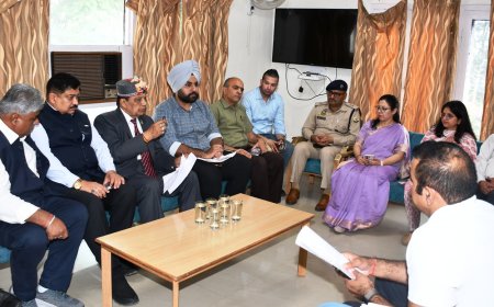 राजमार्ग और ज़िला की अन्य सड़कें किसानों-बागवानों की आर्थिकी को सुदृढ़ करने में महत्वपूर्ण - डॉ. शांडिल