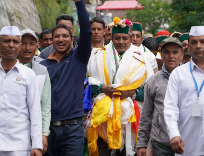 राजस्व मंत्री ने निचार उपमण्डल के कार्यकर्ताओं की बैठक में की शिरकत