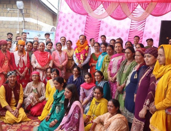 प्रदेश सरकार महिलाओं को आत्मनिर्भर एवं आर्थिक रूप से सशक्त बनाने के लिए निरंतर प्रयासरत- हर्षवर्धन चौहान
