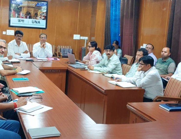 सहायक आयुक्त ने सर्वाइकल कैंसर से बचाव के लिए एचपीवी टीकाकरण अभियान में जनजागरूकता बढ़ाने पर दिया बल