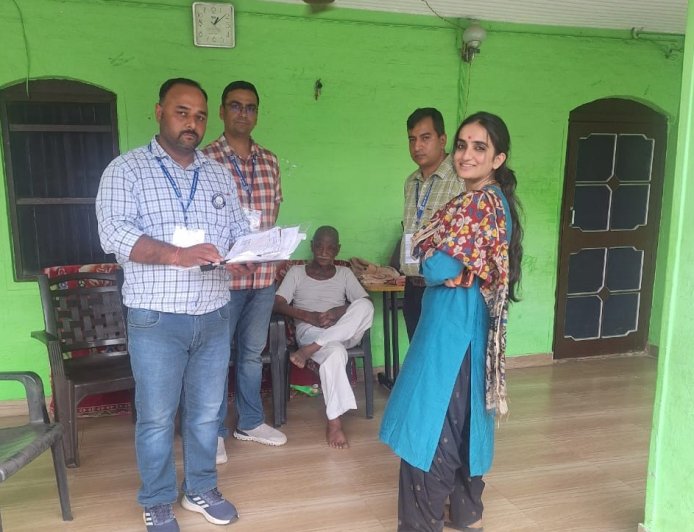 उपायुक्त गंधर्वा राठौड़ ने किया जनगणना के कार्य का निरीक्षण