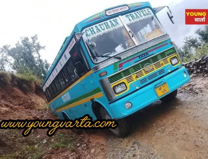 हलां के पास बड़ा हादसा टला, चौहान ट्रेवल्स की बस के ब्रेक फेल होने पर ड्राइवर की सूझबूझ से बचीं 50 जानें