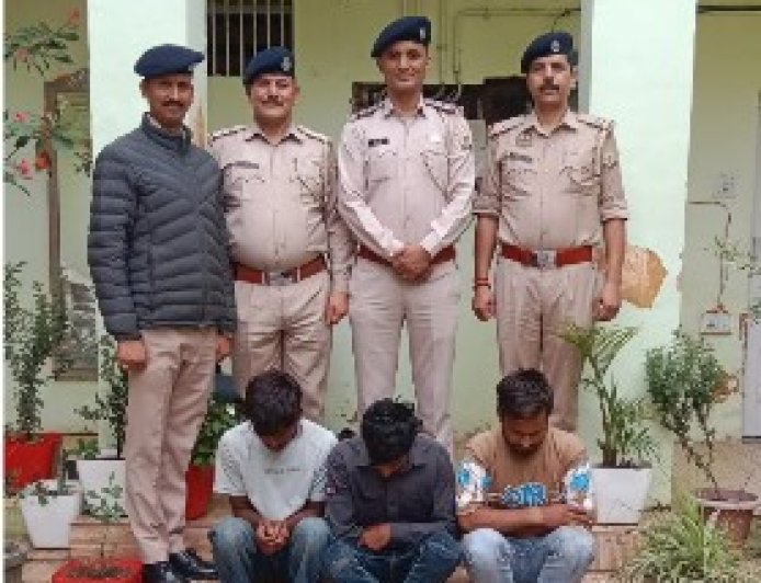 सोलन में पत्नी की हत्या की साजिश नाकाम, 80 मीटर गहरी खाई में फेंकने वाले तीन आरोपी आधे घंटे में गिरफ्तार