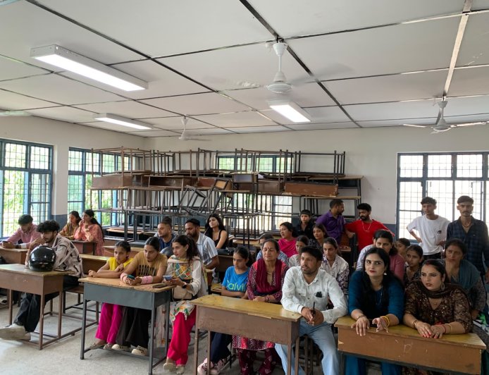 दूसरे दिन अंतरराष्ट्रीय मिंजर मेले में सांस्कृतिक कार्यक्रमों के लिए 175 कलाकारों ने दिया ऑडिशन