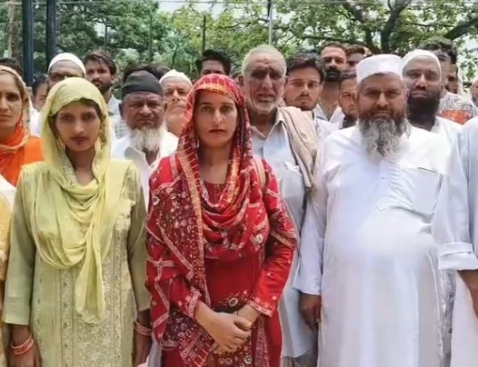 मिश्रवाला पंचायत प्रधान पर लगे आरोपों का मामला, पंचायत प्रधान ने वार्ड सदस्यों सहित डीसी से की मुलाकात