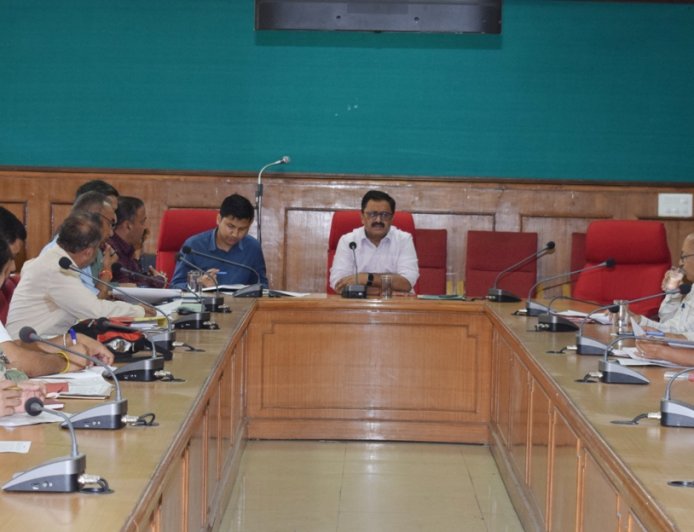 सार्वजनिक वितरण प्रणाली एवं ज़िला स्तरीय सतर्कता समिति की समीक्षा बैठक आयोजित
