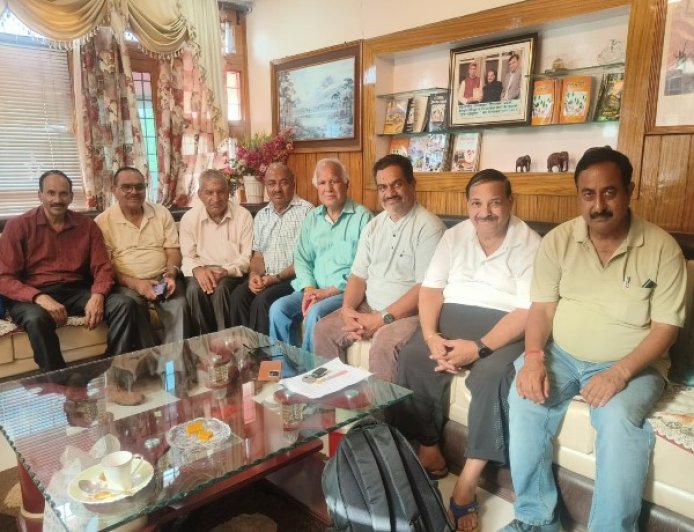 फ्रेंड्स ऑफ फॉरेस्ट नाहन इकाई की बैठक सम्पन्न, पौधारोपण एवं पर्यावरण जागरूकता अभियान चलाने का निर्णय