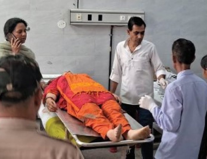 मंडी के गुम्मा में श्रद्धालुओं पर गिरी चट्टान, महिला की मौत, सात घायल