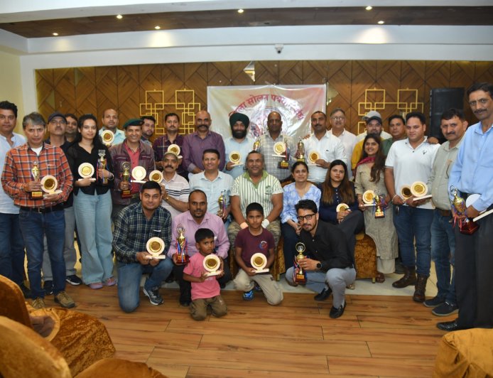 खेलों के जरिए पत्रकारों ने बढ़ाया आपसी भाईचारा, केरम-चेस और ब्रिज में दिखाया दमखम