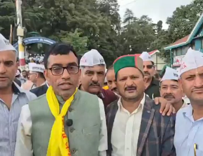 प्राथमिक शिक्षक संघ के आंदोलन के बीच सीएम सुक्खू,न्यू कॉम्प्लेक्स सिस्टम गो बैक के नारों से गूंजा धरना स्थल