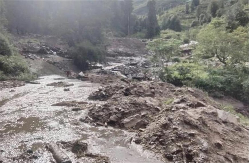 बादल फटने से बांद्रली खड्ड में भारी तबाही, खेल मैदान व श्मशानघाट पूरी तरह क्षतिग्रस्त