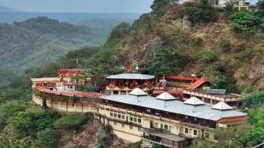 विश्व प्रसिद्ध सिद्धपीठ दियोटसिद्ध में अब बिना जेब वाले कपड़े पहन कर्मचारी करेंगे चढ़ावे की गणना